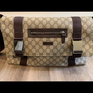 COPY - Gucci messenger travel bag